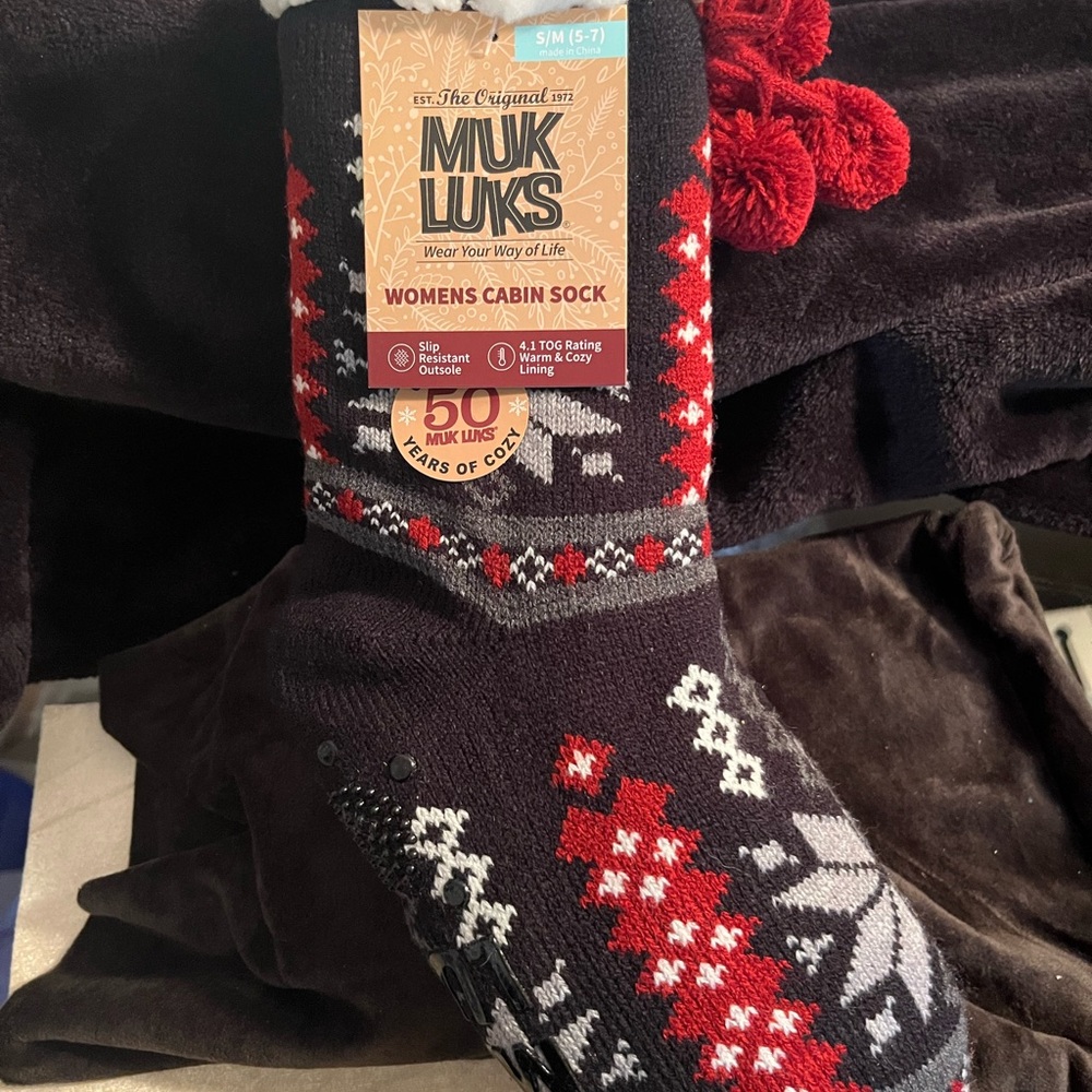 Muk Luks Black and Red Snowflake Sherpa Lined Cabin Slipper Socks with Pom Poms - Picture 2 of 7